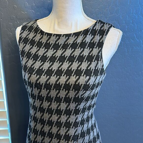 Muse houndstooth pencil dress - Picture 2 of 7